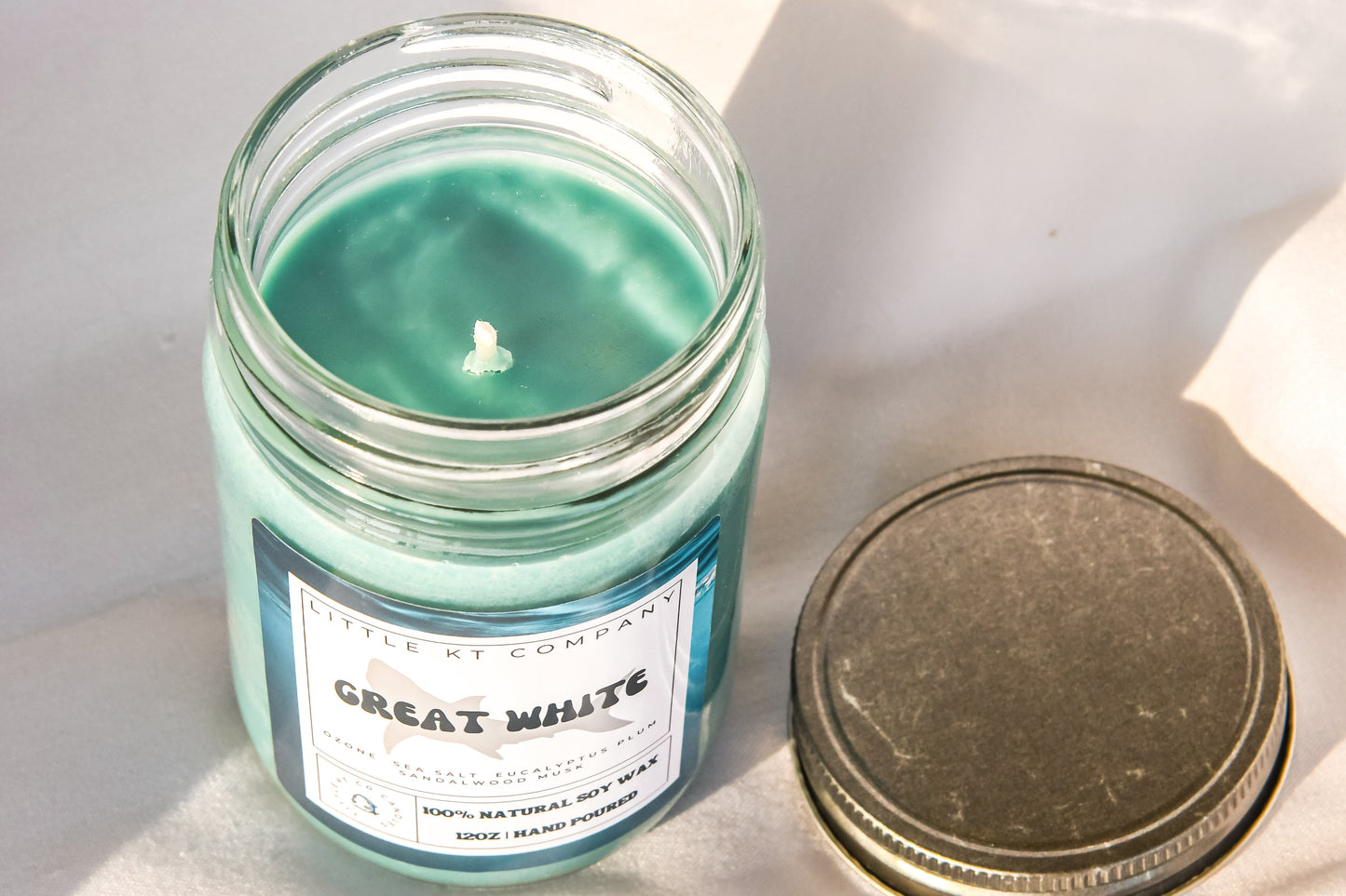 GREAT WHITE CANDLE – OCEAN BREEZE & SANDALWOOD