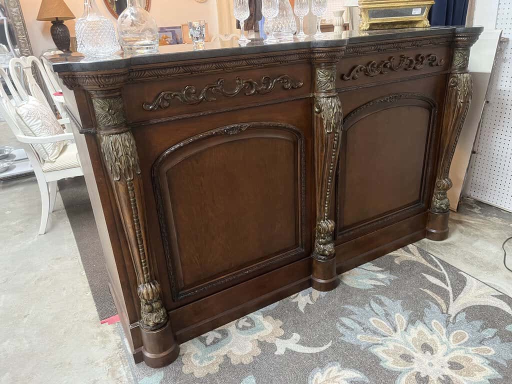"MARBLE BAR /2 BAR STOOLS (KEY FOR LIQUOR DOOR)"