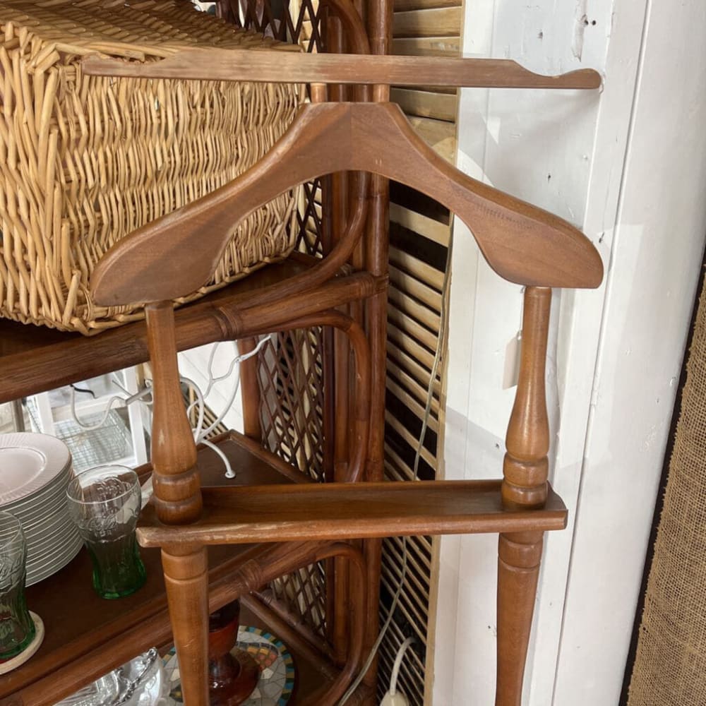 MCM PADDED SEAT VALET CHAIR