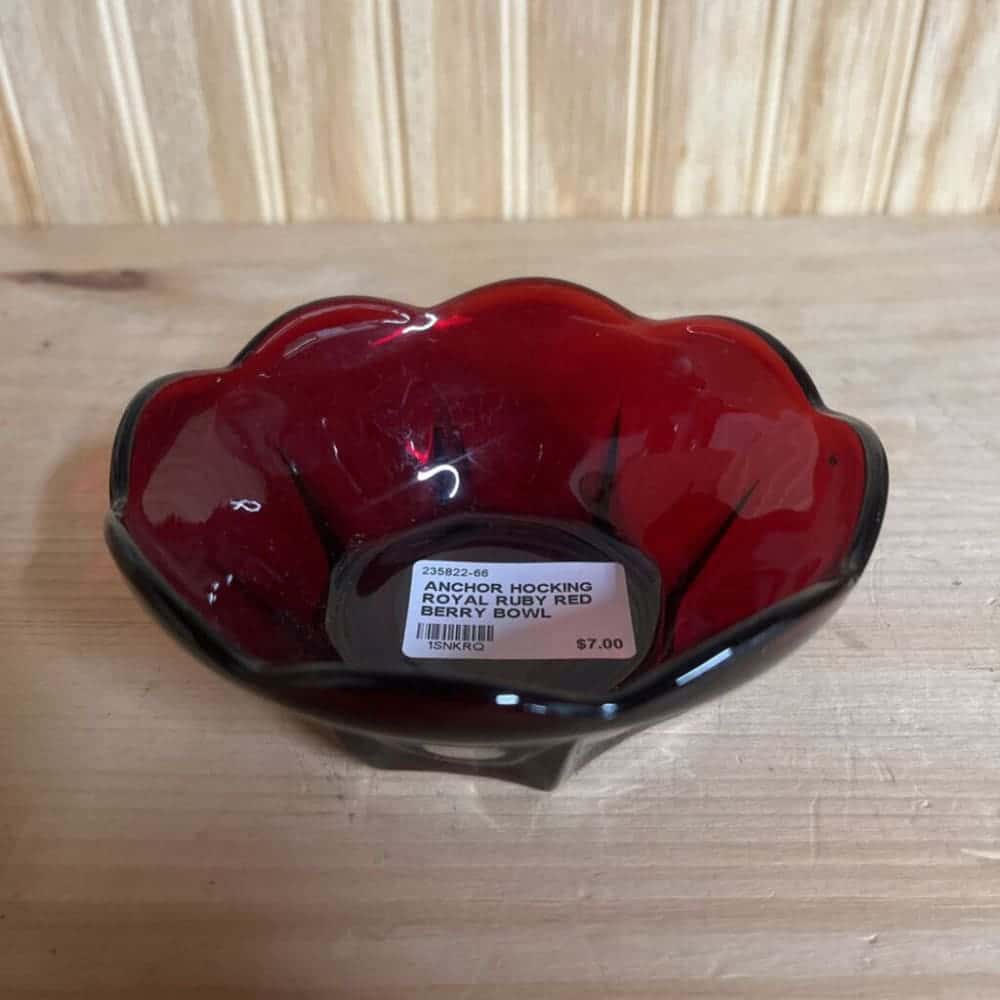 ANCHOR HOCKING ROYAL RUBY RED BERRY BOWL SCALLOPED EDGE - Thriftique Marketplace
