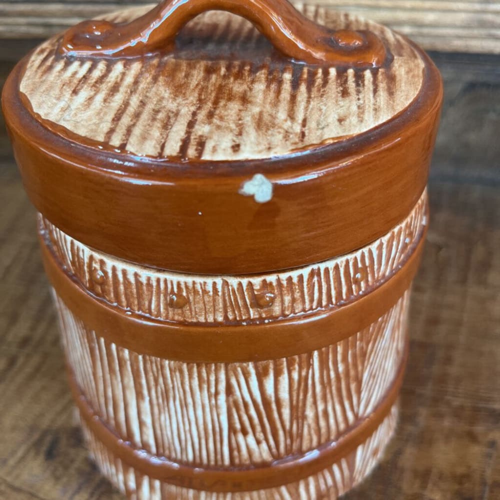 VINTAGE ATLANTIC MOLD CERAMIC BARREL COOKIE JAR
