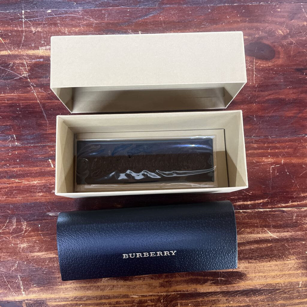NEW BURBERRY SUNGLASSES WITH BOX