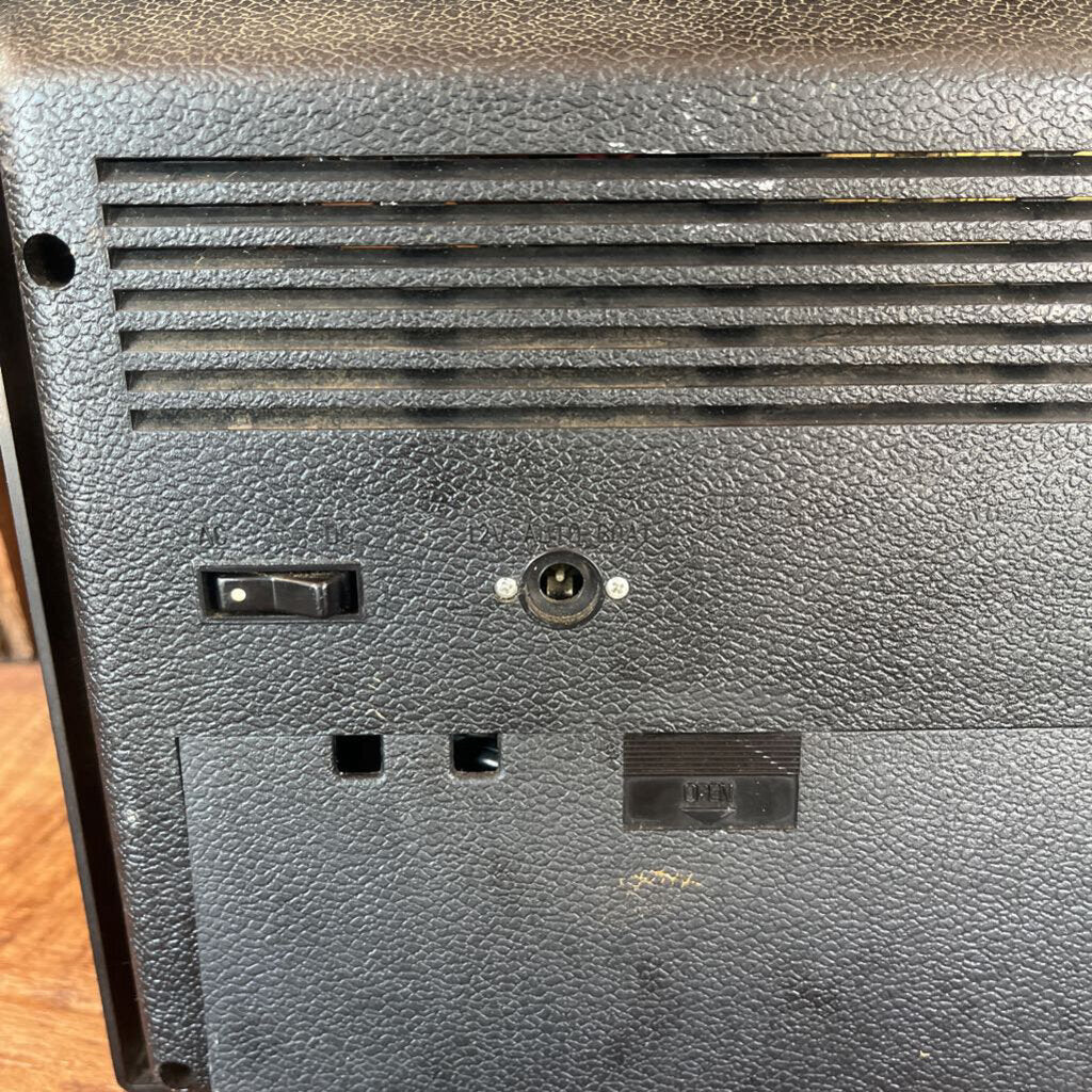 VINTAGE GENERAL ELECTRIC 8 TRACK STEREO