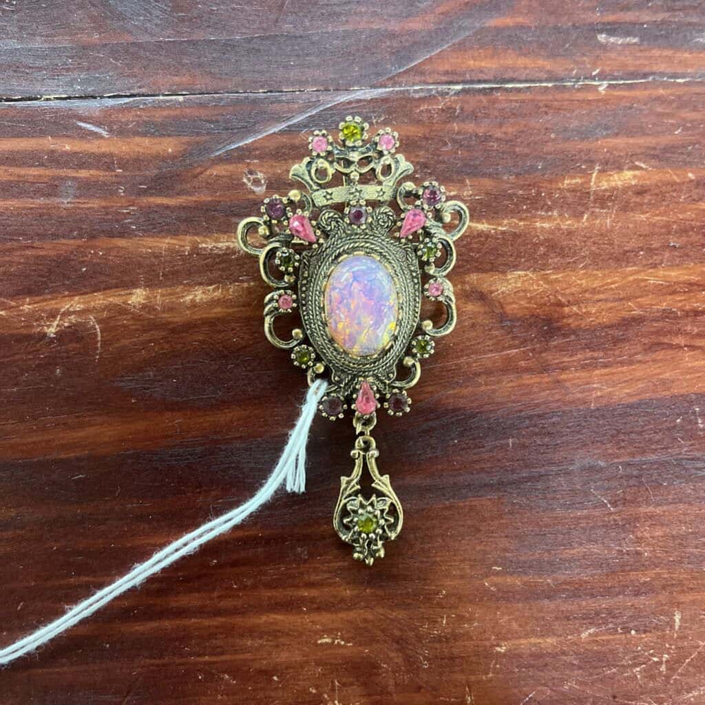 VINTAGE SARAH COVENTRY OPAL BROOCH
