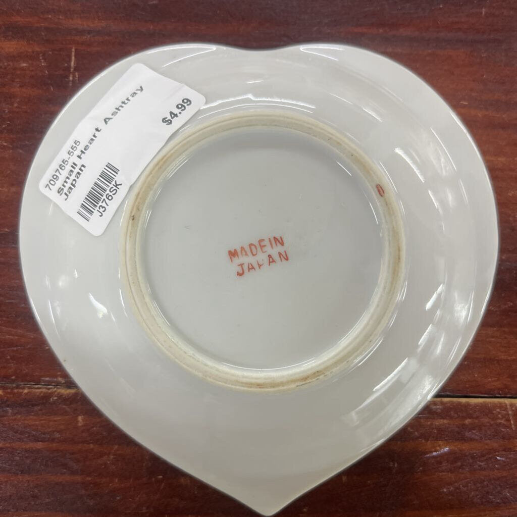 SMALL HEART ASHTRAY JAPAN