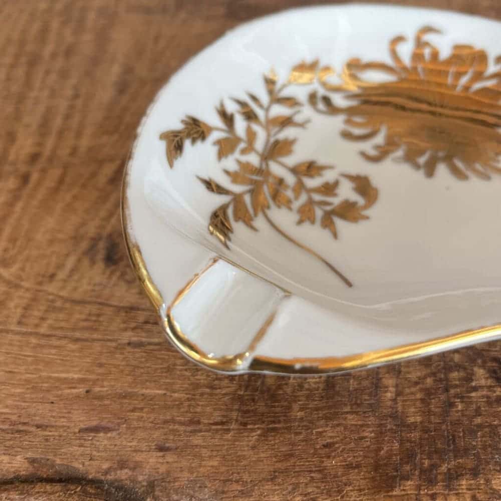 WHITE & GOLD ASHTRAY