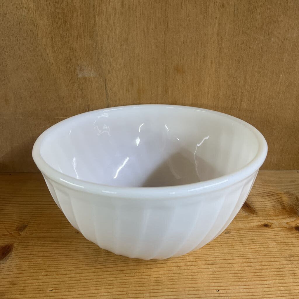 FIRE KING ANCHOR HOCKING WHITE SWIRL MILK GLASS BOWL