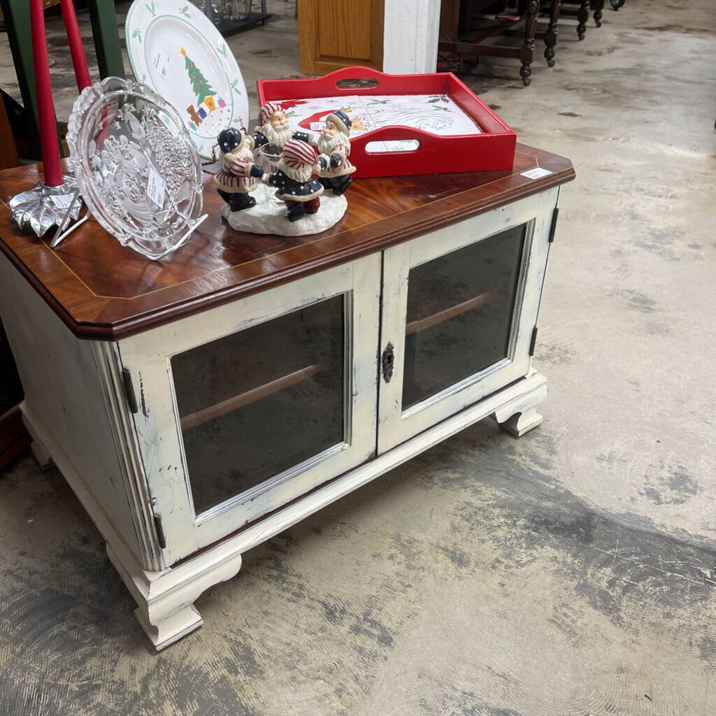 Unique display cabinet