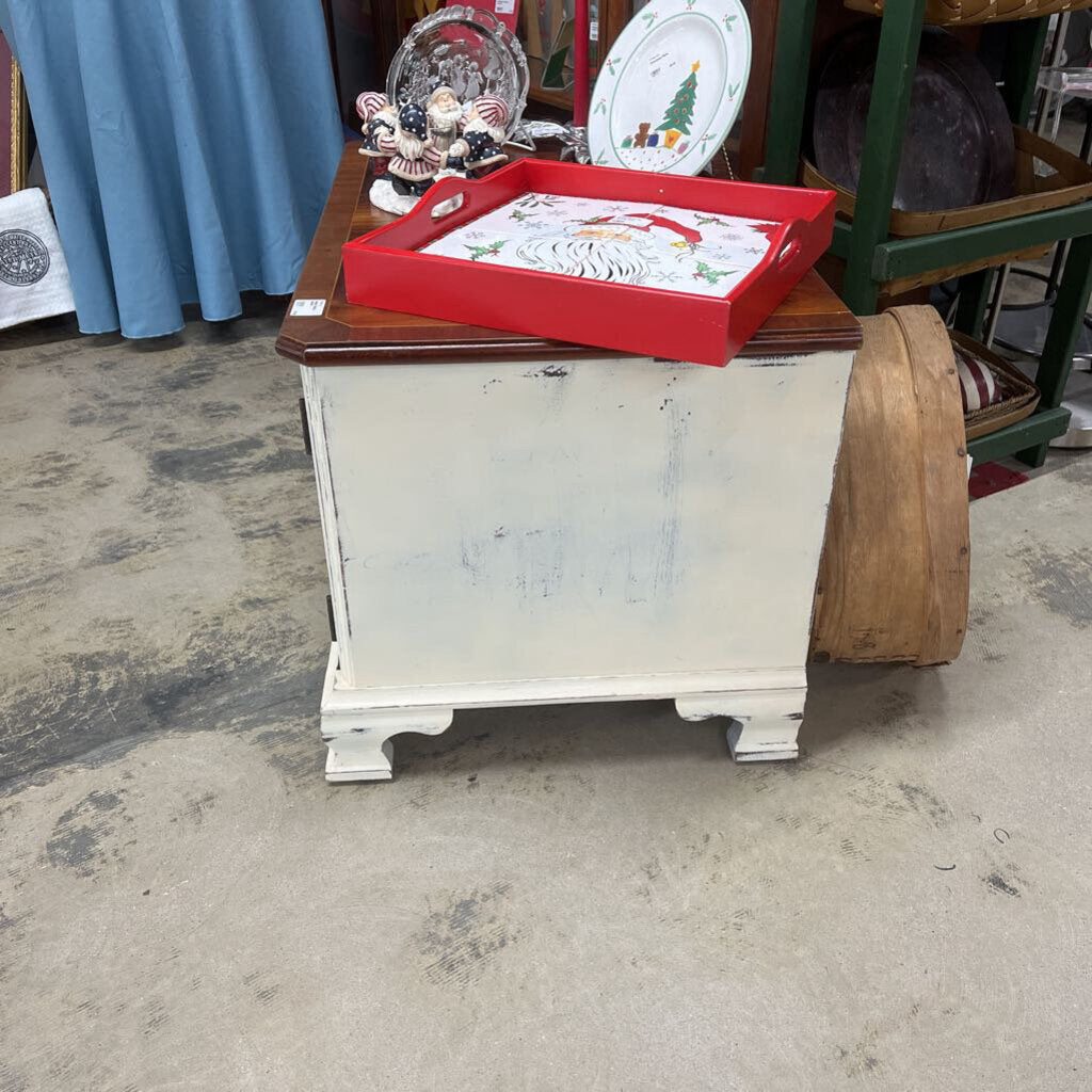 Unique display cabinet
