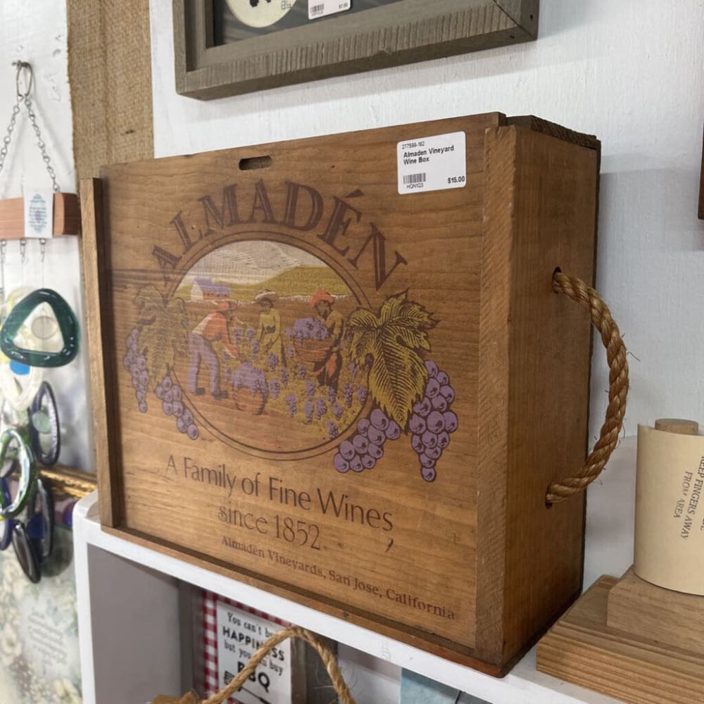 ALMADEN VINEYARD WINE BOX