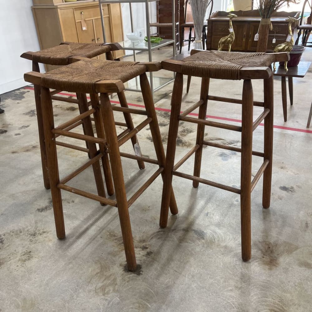 SET OF 3 RUSTIC PRIMITIVE RUSH SADDLE SEAT STOOLS