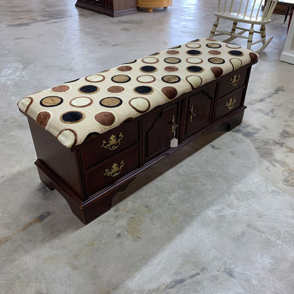 LANE CEDAR CHEST WITH KEY - Thriftique Marketplace