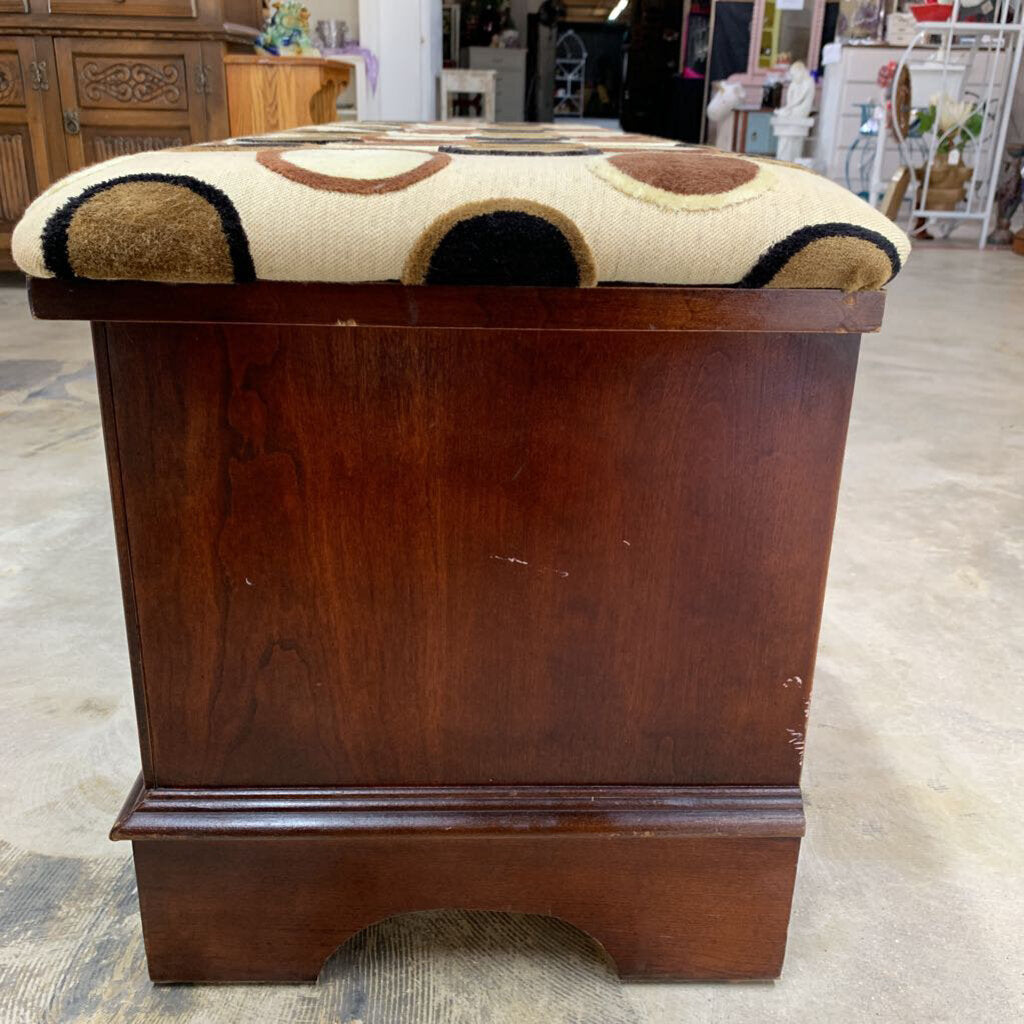 LANE CEDAR CHEST WITH KEY - Thriftique Marketplace