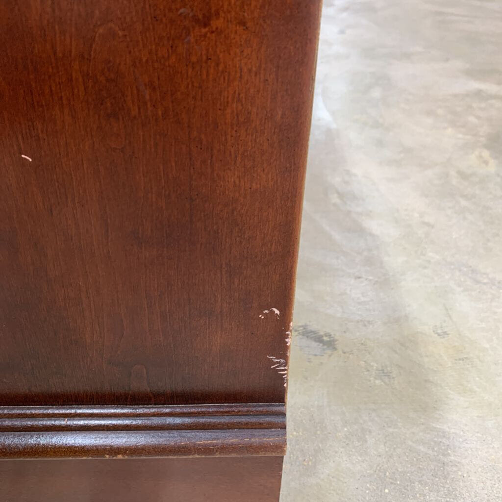 LANE CEDAR CHEST WITH KEY - Thriftique Marketplace