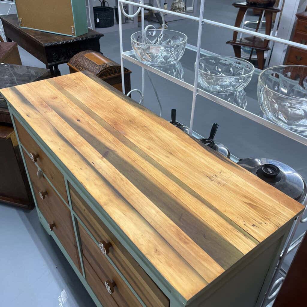 VINTAGE 6 DRAWER CHEST