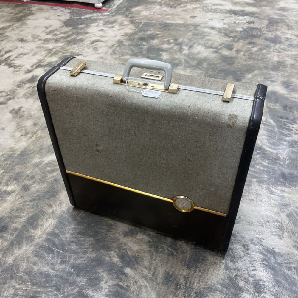 VINTAGE SAMSONITE ULTRALITE SUITE CASE WITH KEY