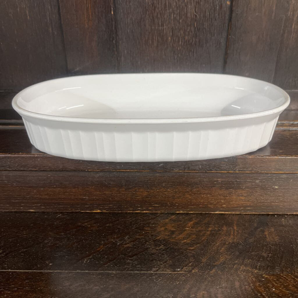 CORNING WARE F-7-B CASSEROLE/BAKING DISH