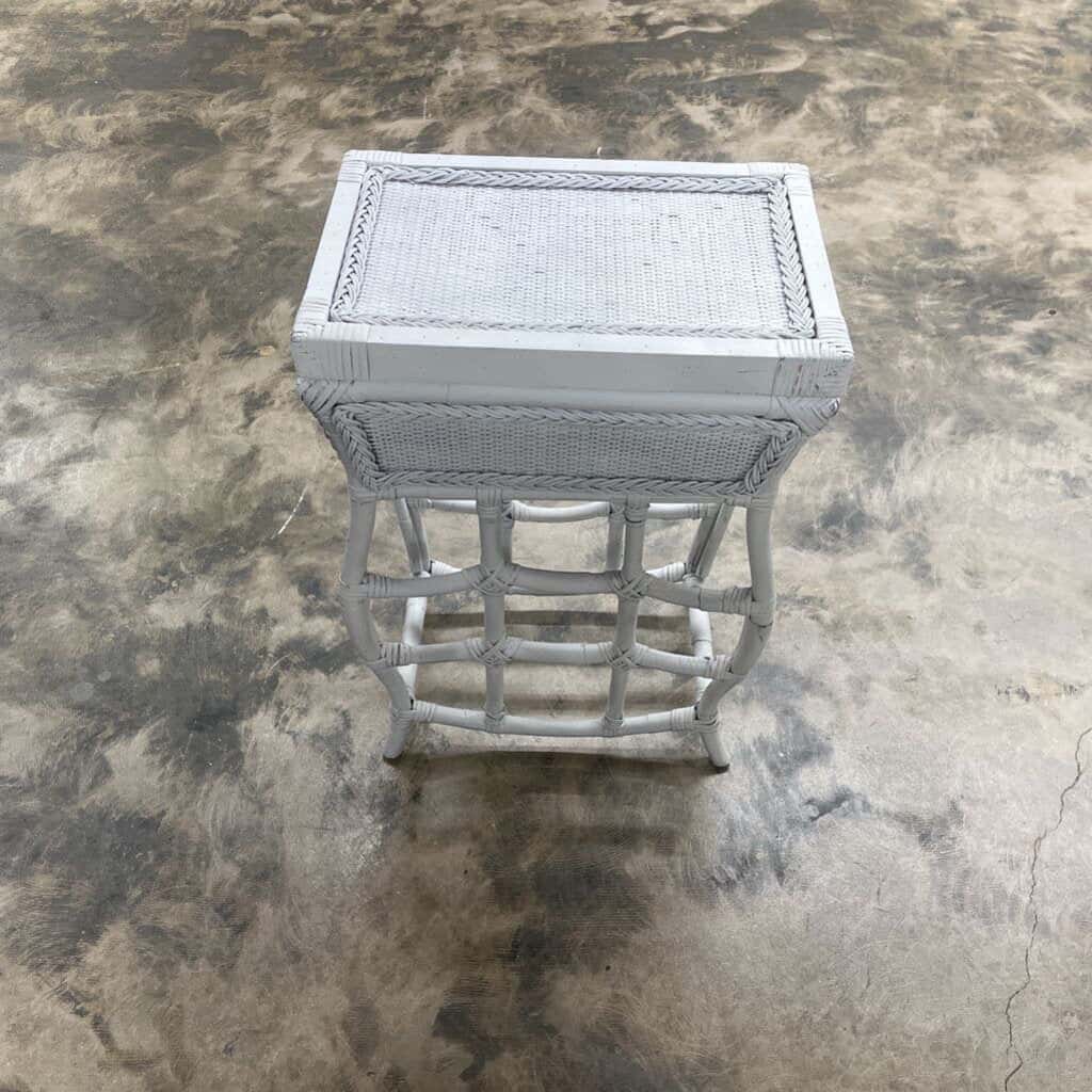 WHITE WICKER TRAY TABLE