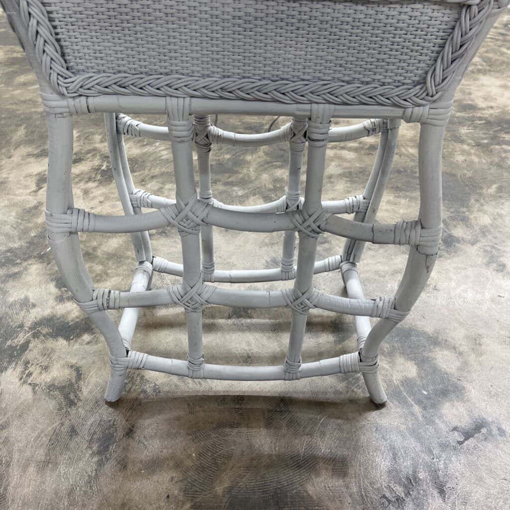 WHITE WICKER TRAY TABLE