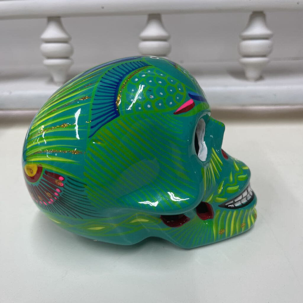 FESTIVAL & COLORFUL MEDIUM SKULL