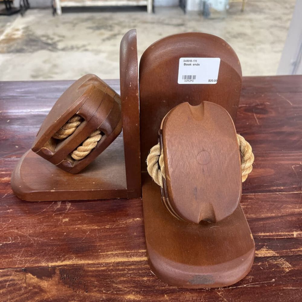BOOK ENDS
