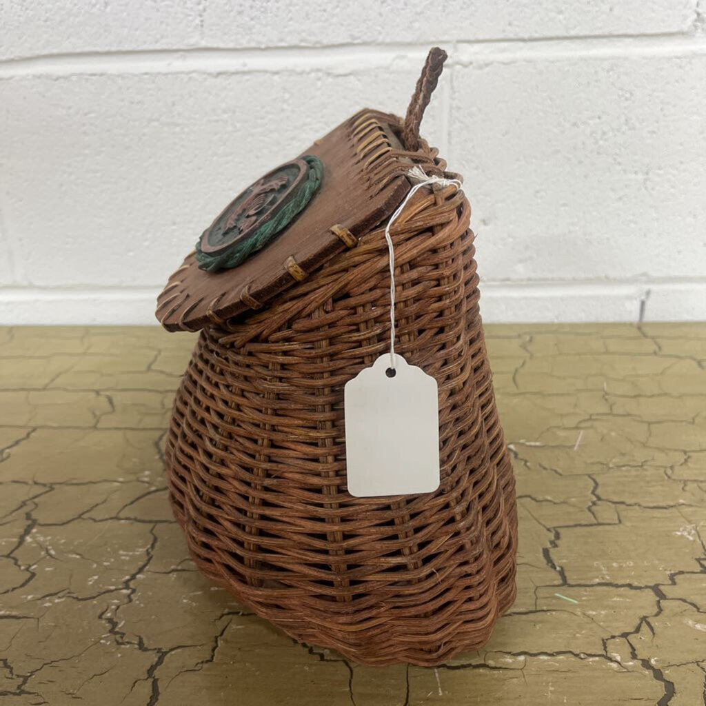 VINTAGE WOVEN CREEL BASKET