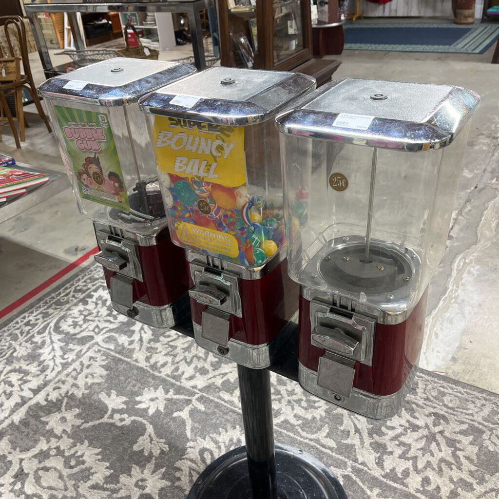 3 UNIT GUMBALL MACHINE WITH 2 KEYS