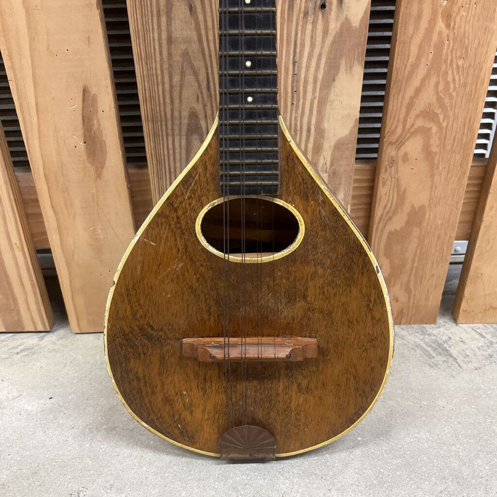 OLD UKULELE