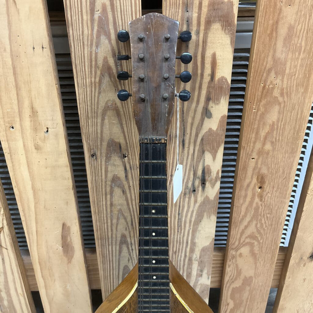OLD UKULELE