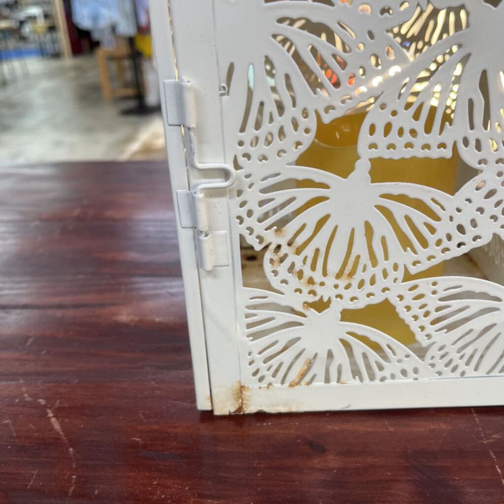 BUTTERFLY LANTERN