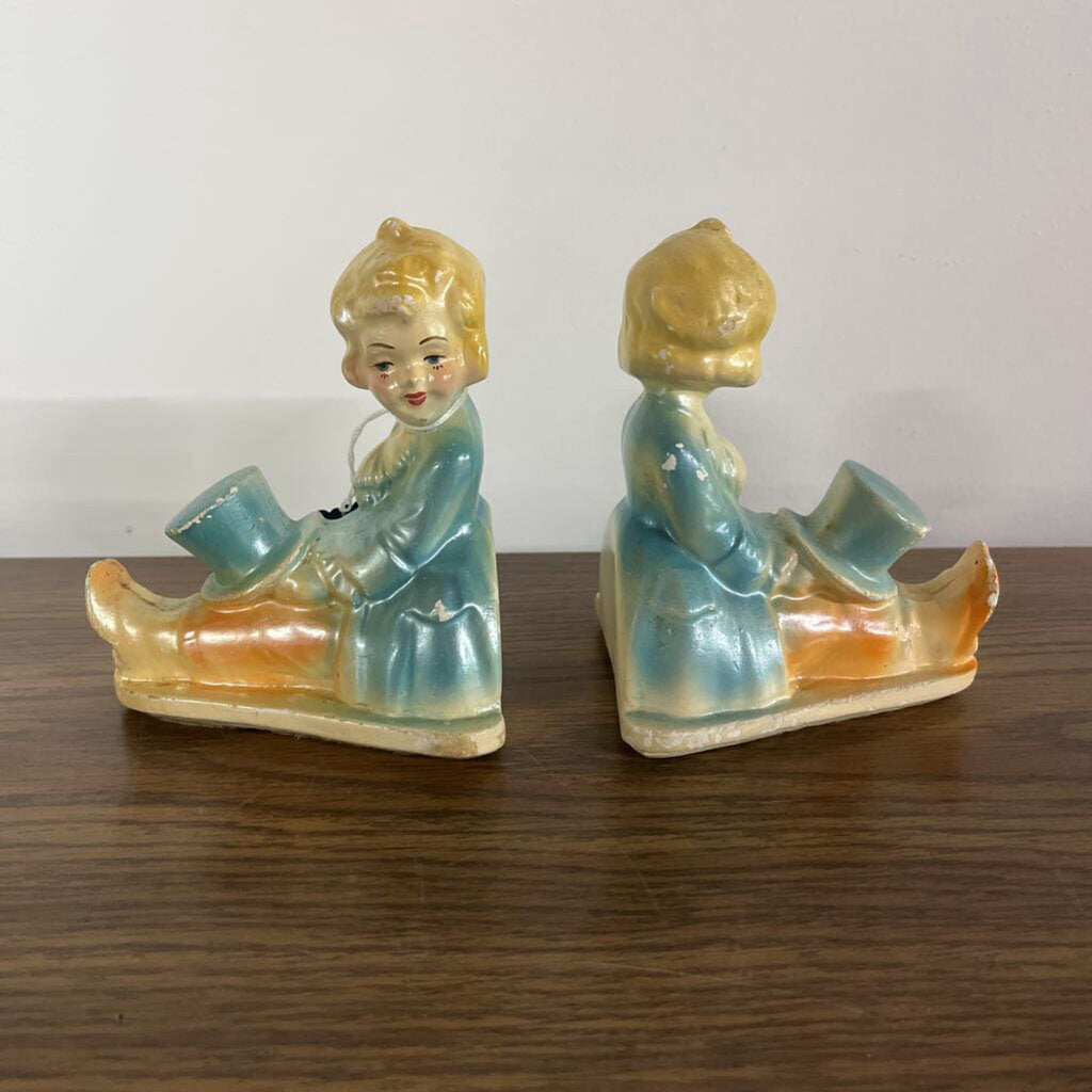 GIRL CHALK FIGURINES BOOKHOLDERS PR.
