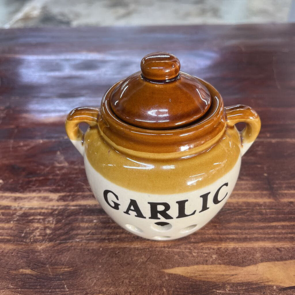 VINTAFE GARLIC HOLDER