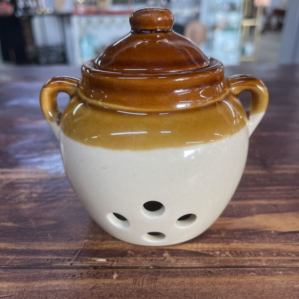 VINTAFE GARLIC HOLDER