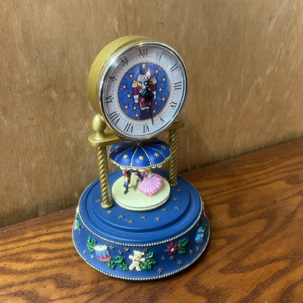 MUSICAL CHRISTMAS CLOCK