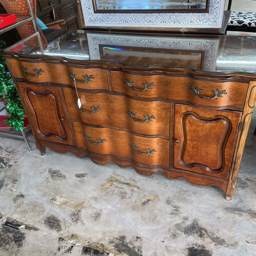GLASS TOP FRENCH BOW FRENCH PROVINCIAL SIDEBOARD/DRESSER