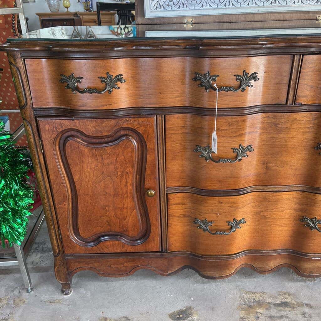 GLASS TOP FRENCH BOW FRENCH PROVINCIAL SIDEBOARD/DRESSER