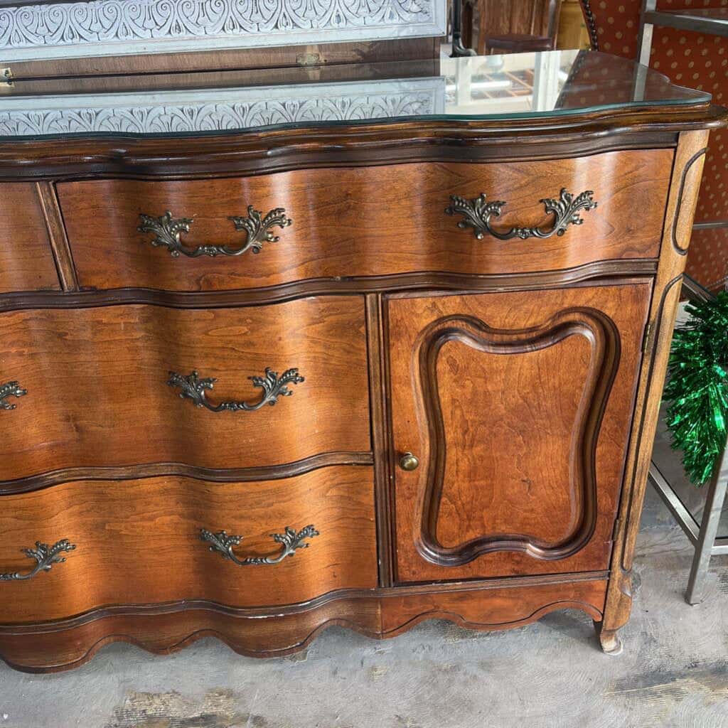 GLASS TOP FRENCH BOW FRENCH PROVINCIAL SIDEBOARD/DRESSER