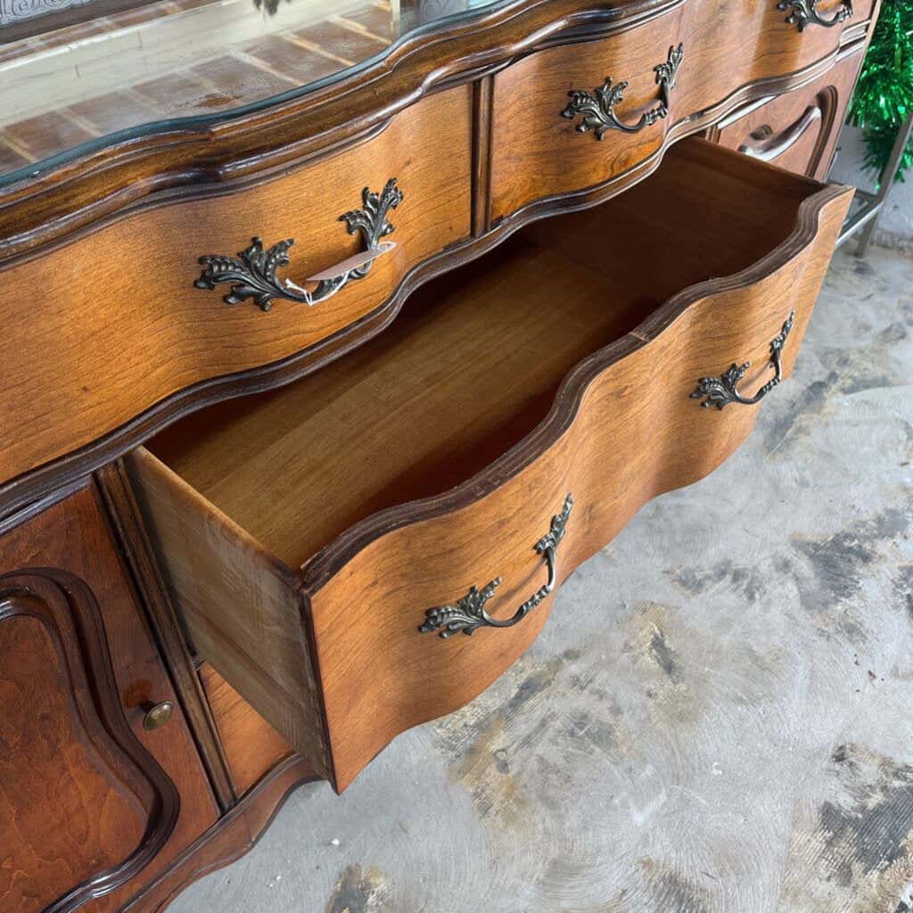 GLASS TOP FRENCH BOW FRENCH PROVINCIAL SIDEBOARD/DRESSER