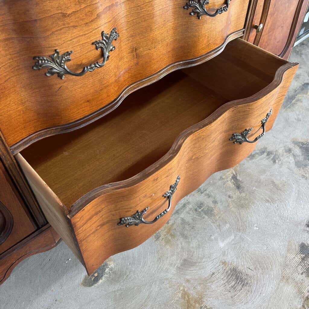 GLASS TOP FRENCH BOW FRENCH PROVINCIAL SIDEBOARD/DRESSER
