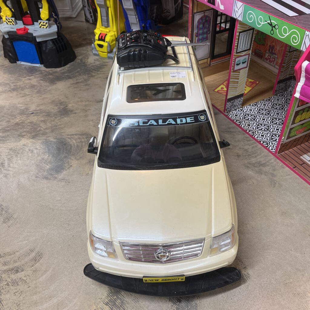 ESCALADE TOY CAR