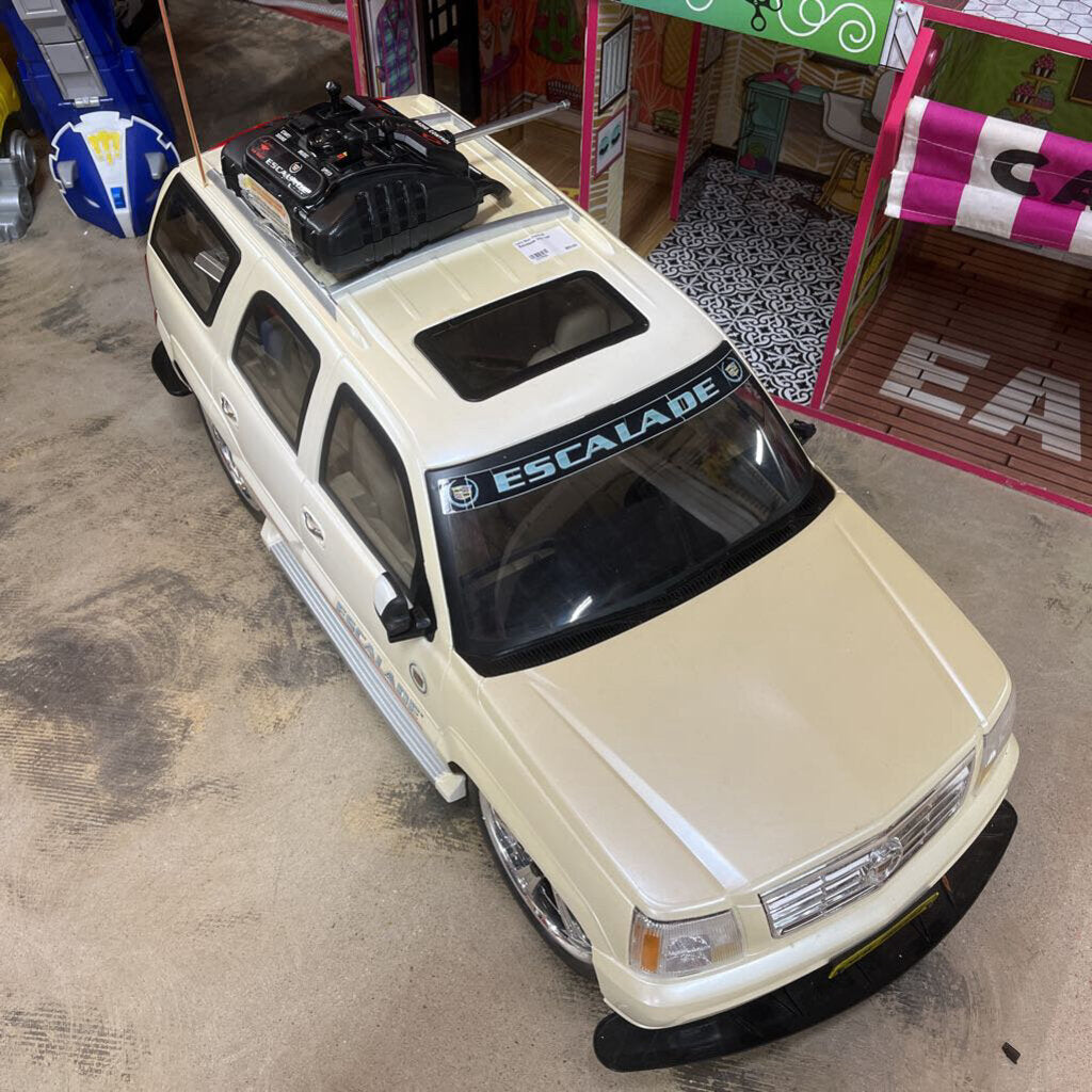 ESCALADE TOY CAR