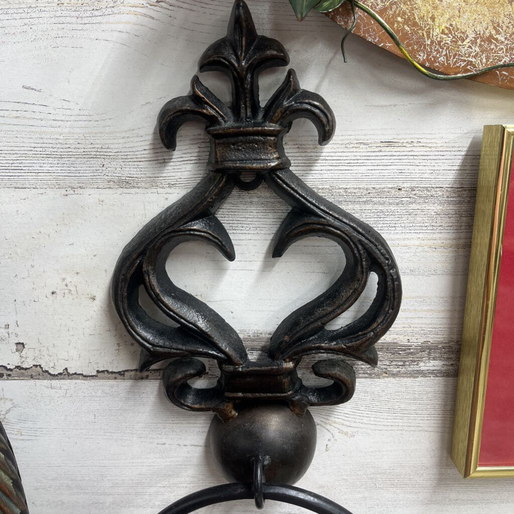 FLEUR D LES METAL TOWEL RING