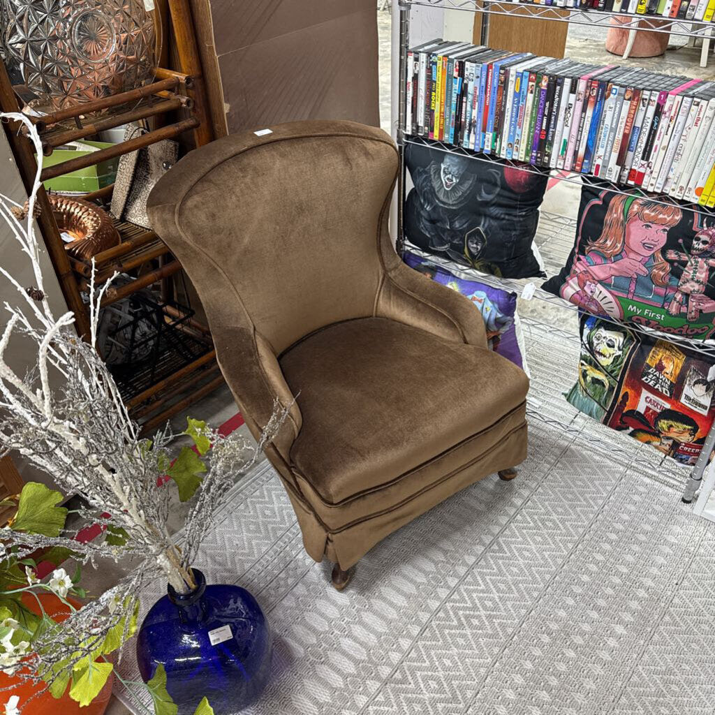 BROWN CHAIR