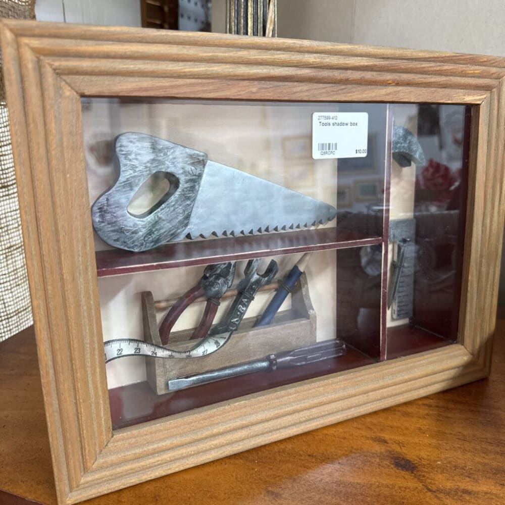TOOLS SHADOW BOX