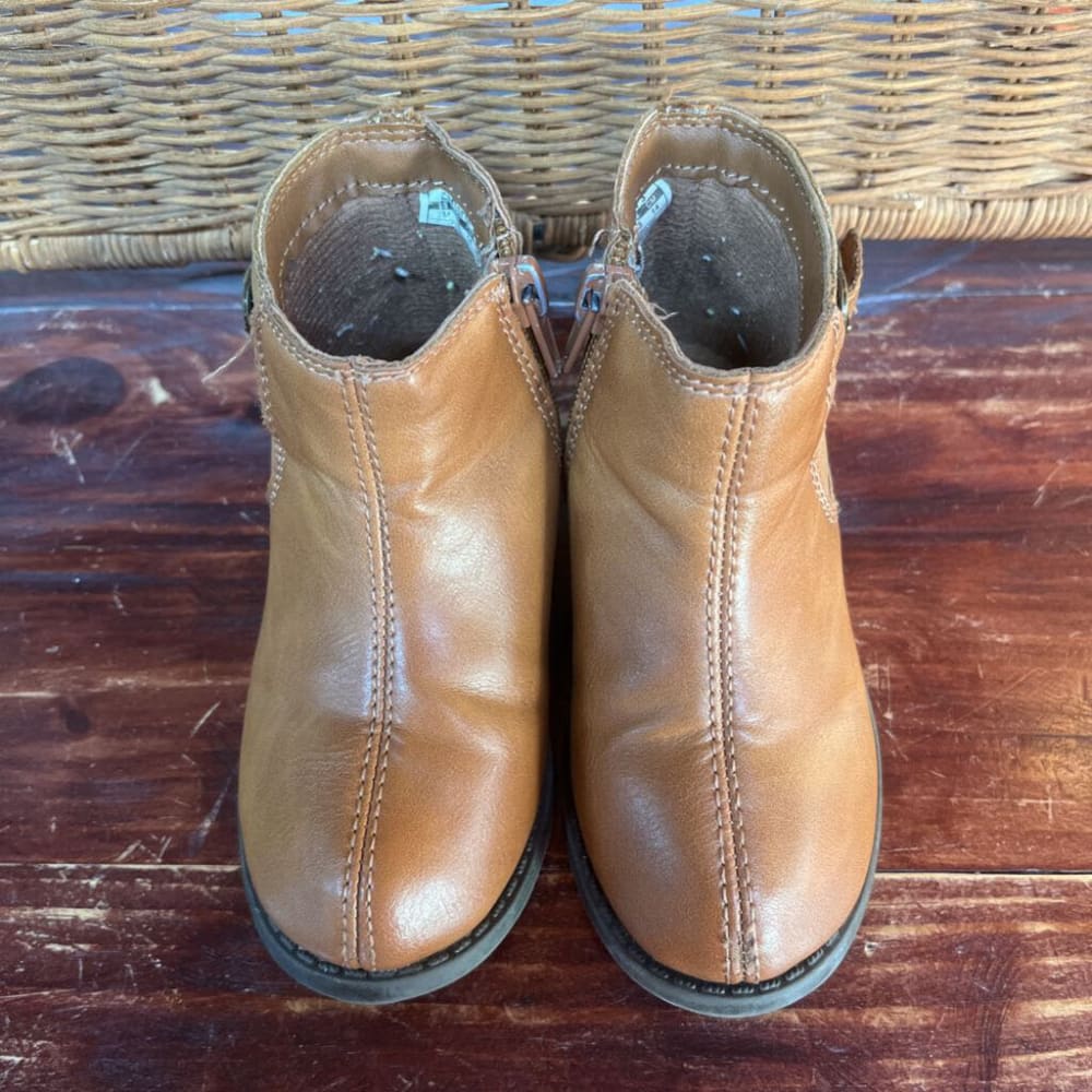 BROWN CARTER BOOTS SZ 7