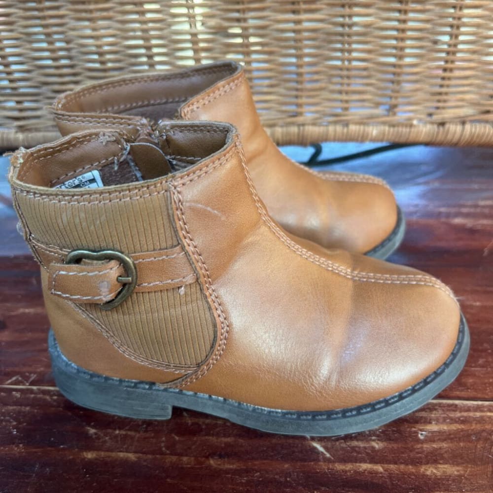 BROWN CARTER BOOTS SZ 7