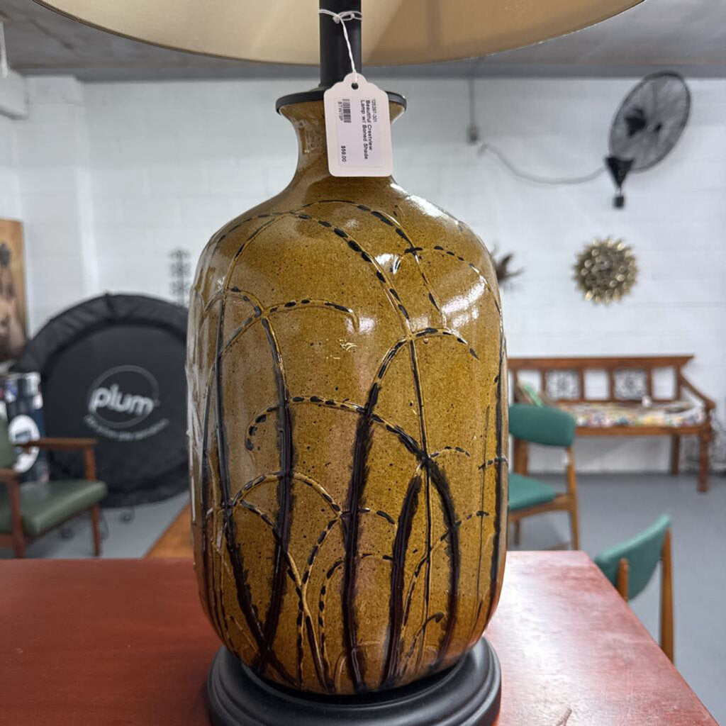 BEAUTIFUL CRESTVIEW LAMP WITH BONED SHADE