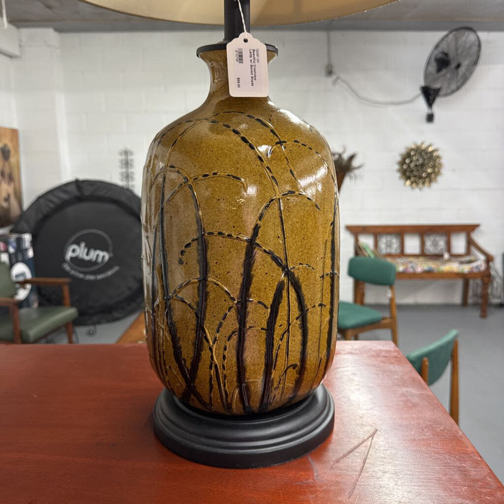 BEAUTIFUL CRESTVIEW LAMP WITH BONED SHADE