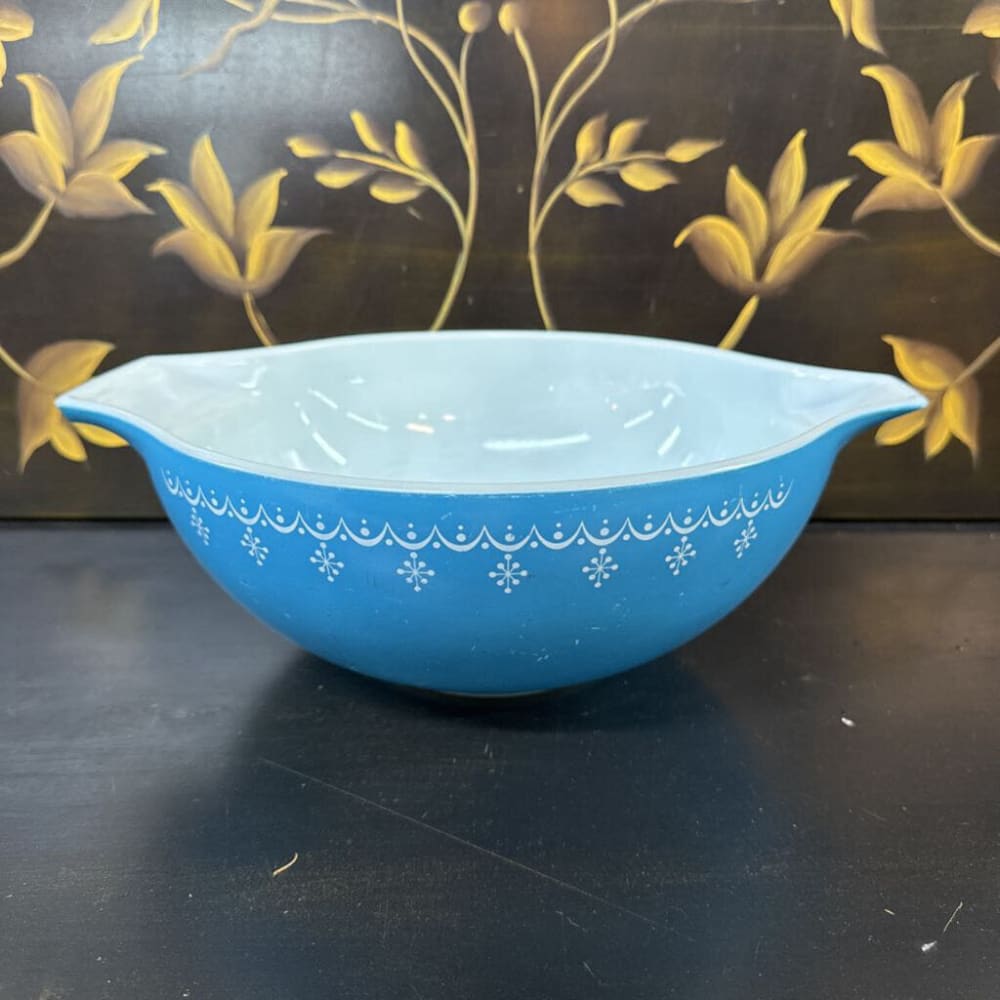 CINDERELLA PYREX BOWL