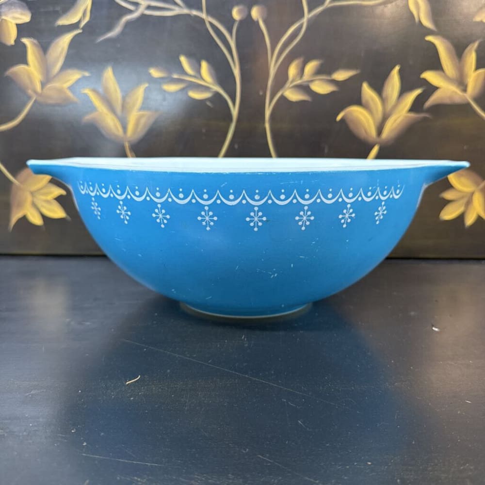 CINDERELLA PYREX BOWL